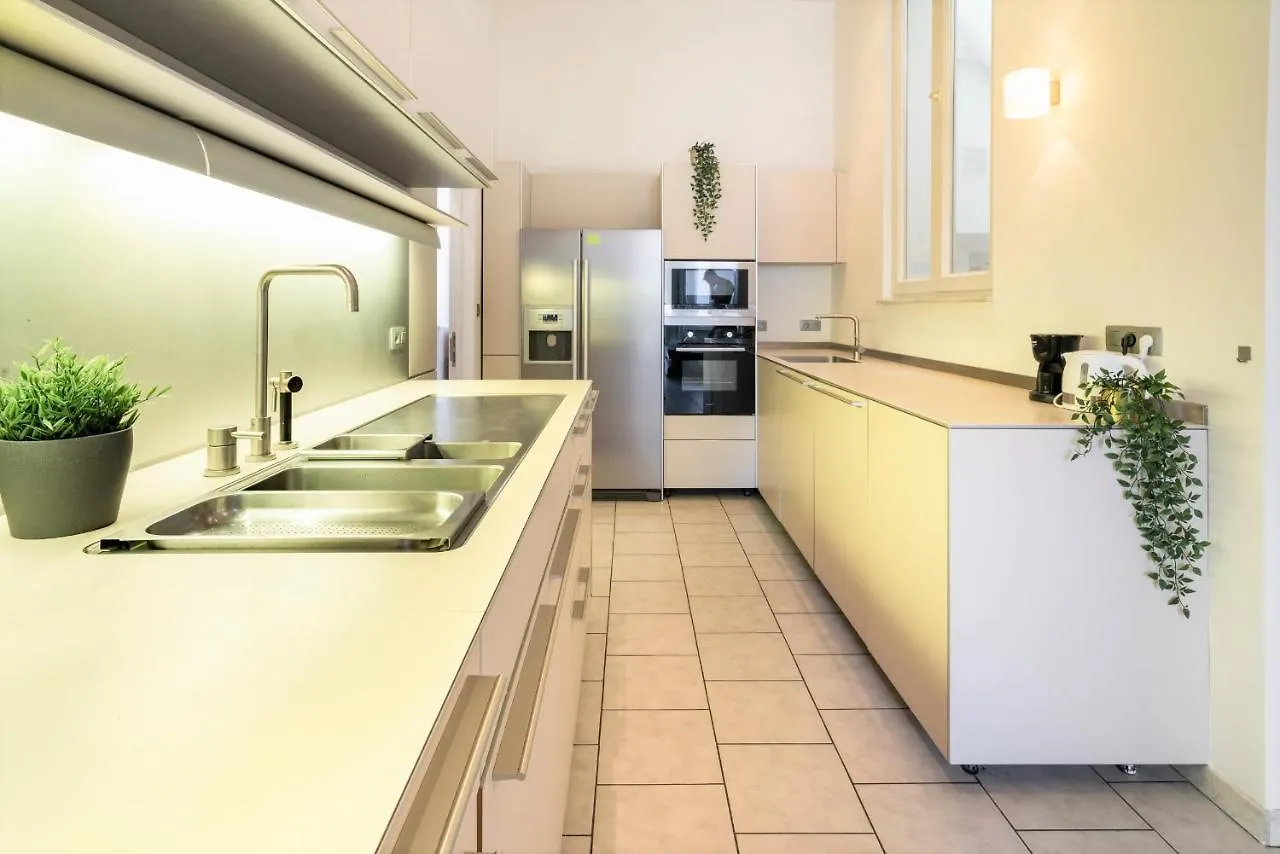 Saint Pauls Apartments Anversa Belgio